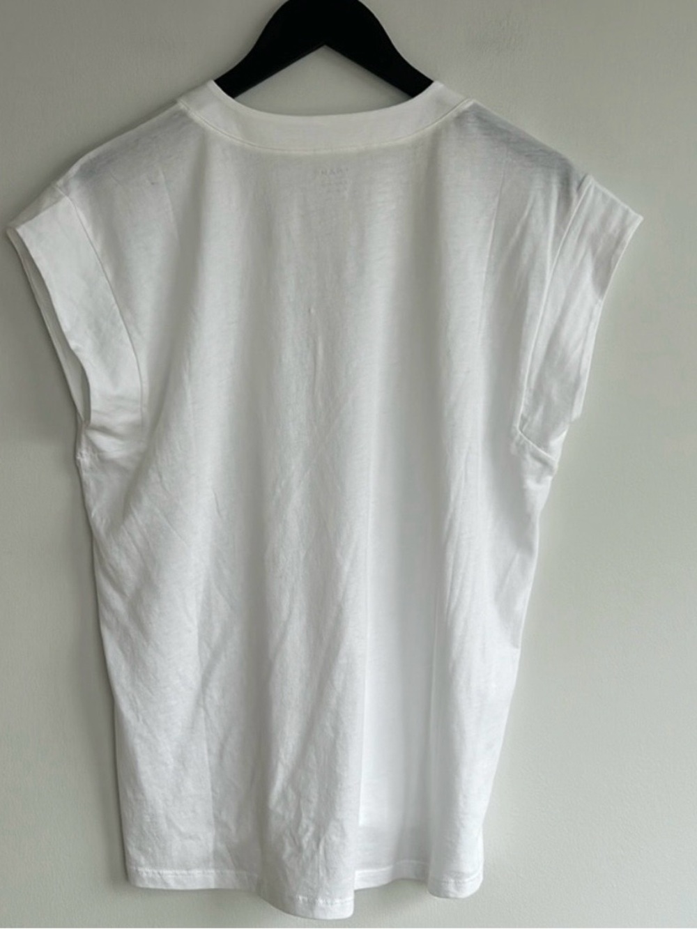 Le Mid Rise V-Neck Tee - Picture 5 of 7